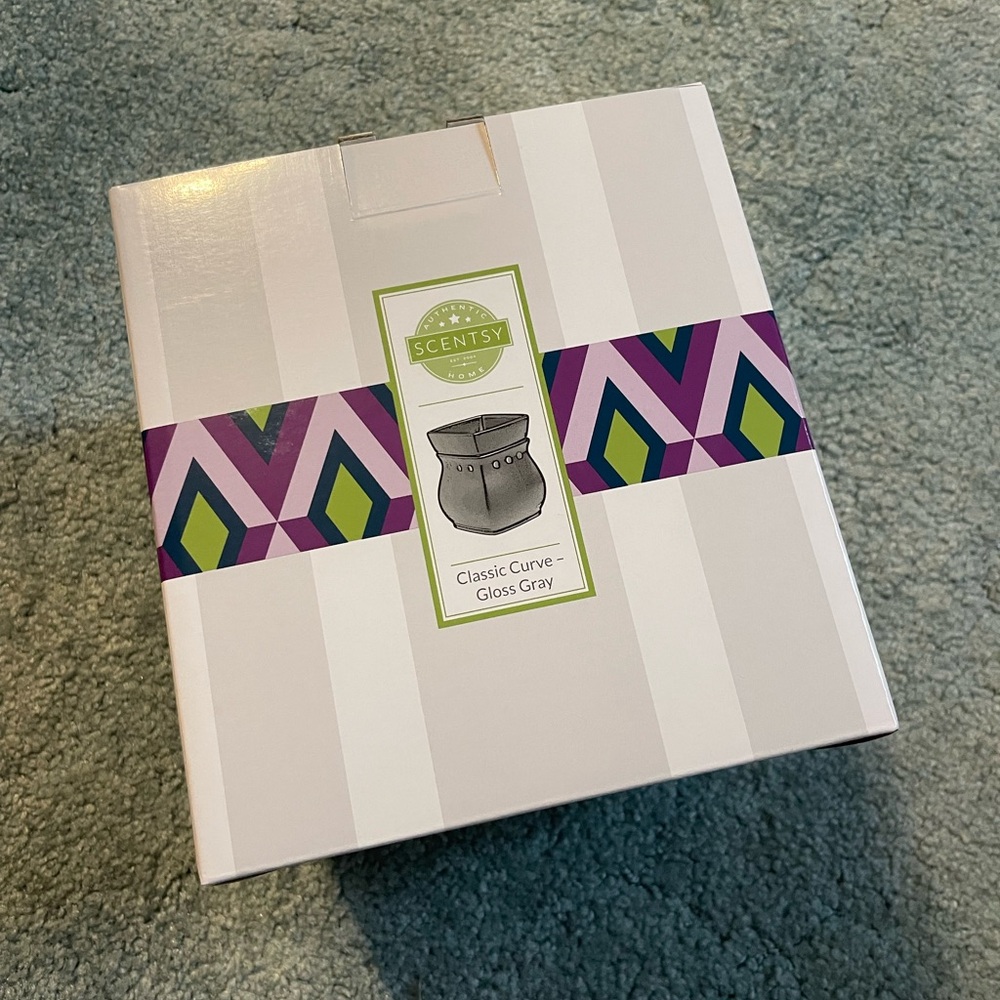 NIB Scentsy warmer